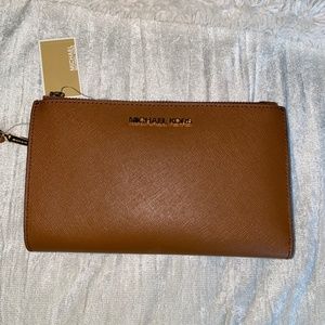 Michael Kors Jet Set Travel Double Zip Wristlet